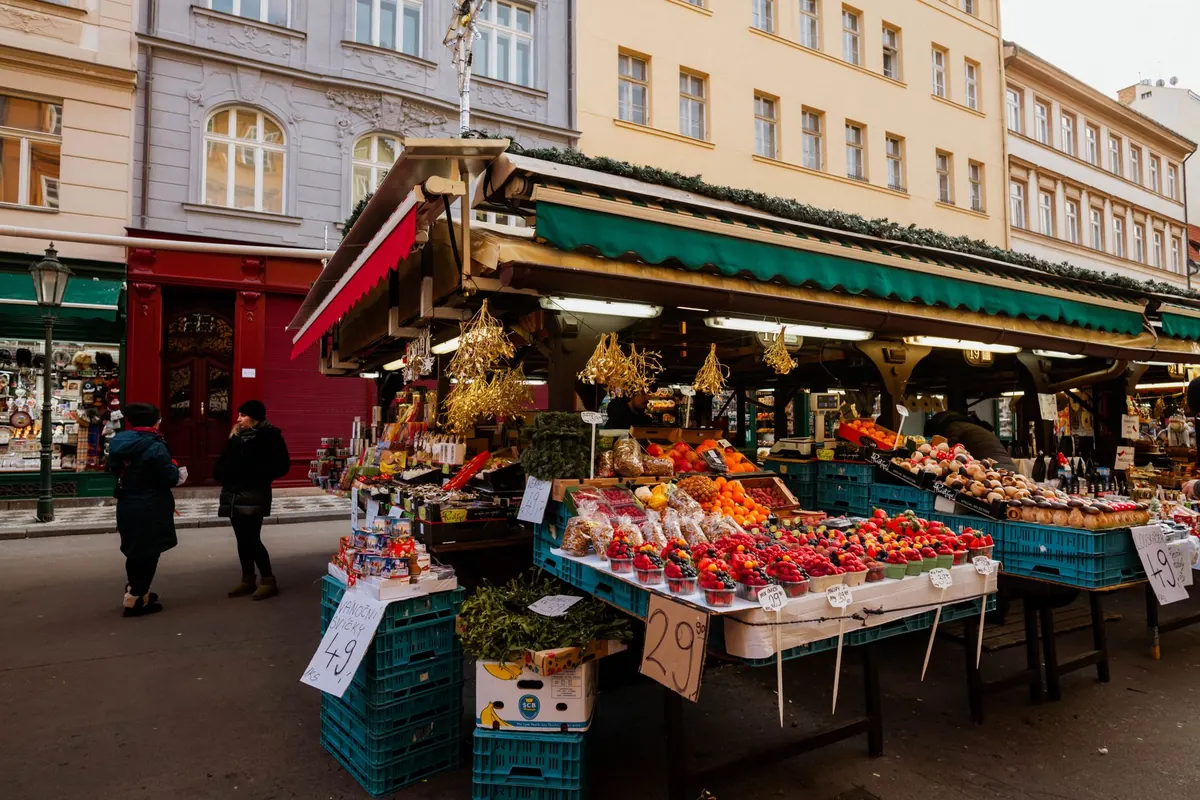 A Local Business Guide to Hosting a Successful Pop-Up Shop or Market Stall